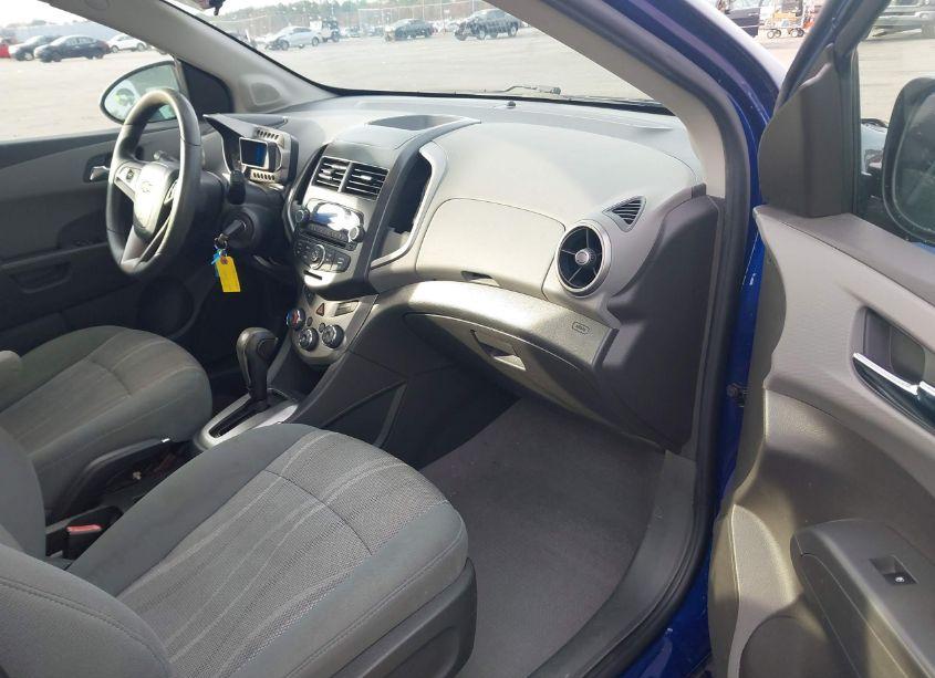 Photo 5 of 2013 Chevrolet Sonic LT AUTO (VIN 1G1JC6SH8D4236730)