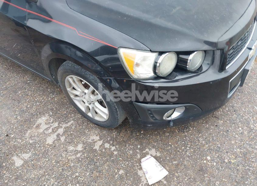 Photo 6 of 2014 Chevrolet Sonic LT AUTO (VIN 1G1JC6SH8E4229617)