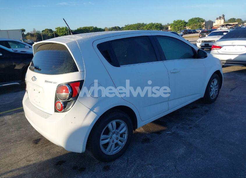 Photo 4 of 2014 Chevrolet Sonic LT AUTO (VIN 1G1JC6SH8E4231285)