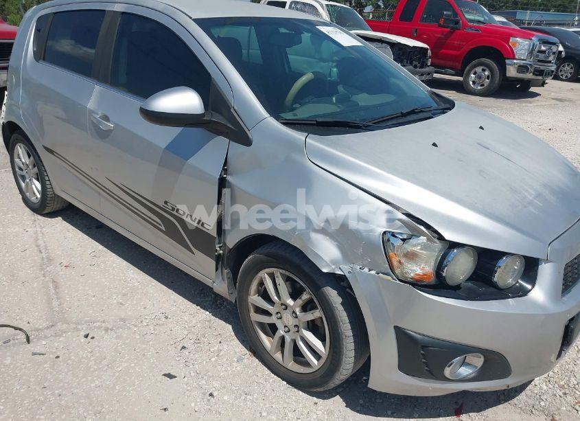 Photo 6 of 2014 Chevrolet Sonic LT AUTO (VIN 1G1JC6SH8E4235238)