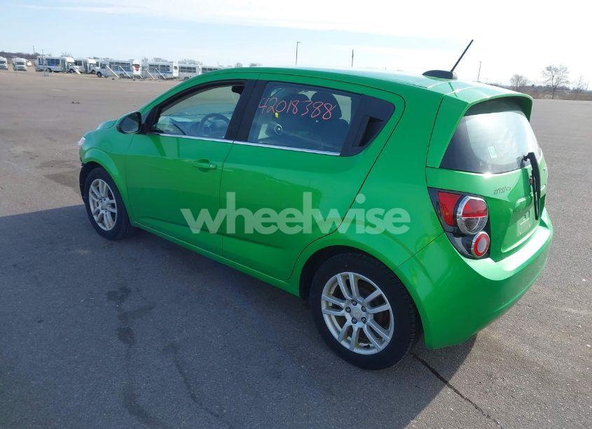 Photo 3 of 2016 Chevrolet Sonic LT AUTO (VIN 1G1JC6SH8G4146885)