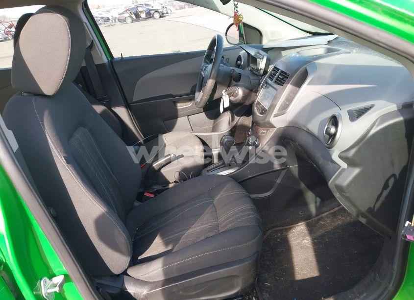 Photo 5 of 2016 Chevrolet Sonic LT AUTO (VIN 1G1JC6SH8G4146885)