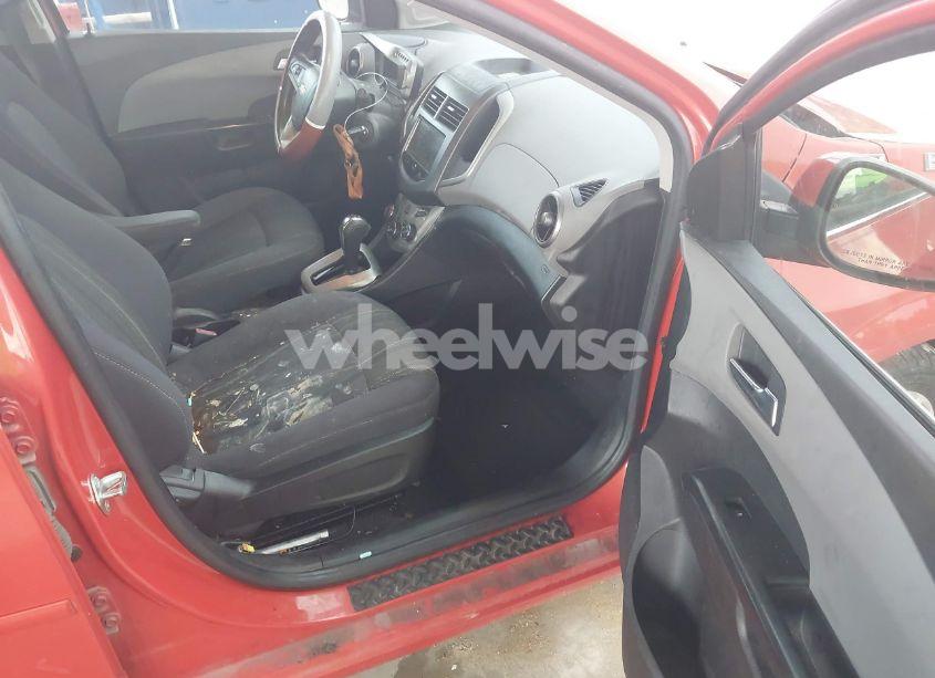 Photo 5 of 2013 Chevrolet Sonic LT AUTO (VIN 1G1JC6SH9D4191653)