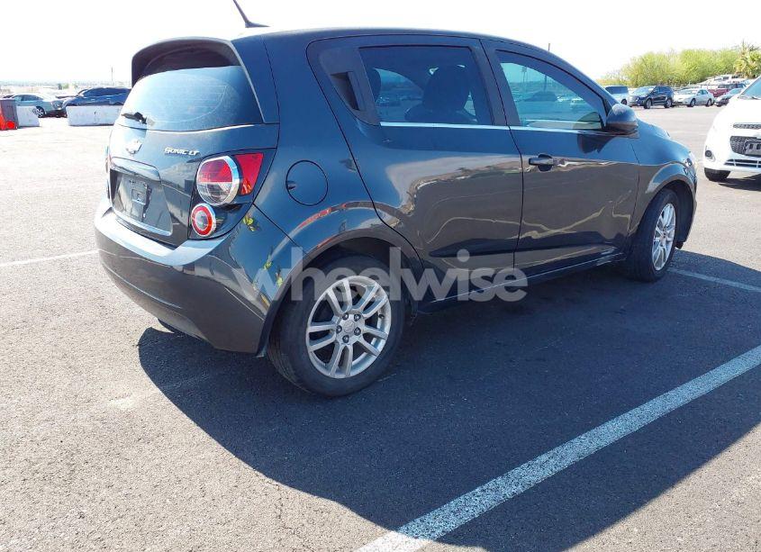 Photo 4 of 2014 Chevrolet Sonic LT AUTO (VIN 1G1JC6SH9E4126352)