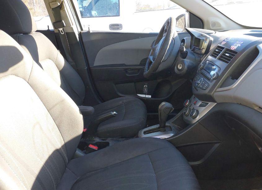 Photo 5 of 2014 Chevrolet Sonic LT AUTO (VIN 1G1JC6SH9E4192741)