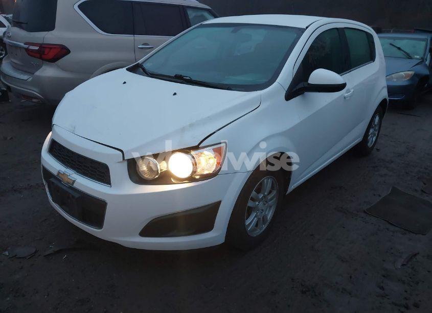 Photo 2 of 2016 Chevrolet Sonic LT AUTO (VIN 1G1JC6SH9G4104306)