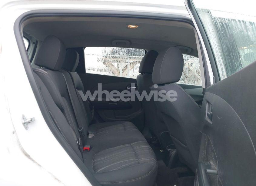 Photo 8 of 2016 Chevrolet Sonic LT AUTO (VIN 1G1JC6SH9G4124863)