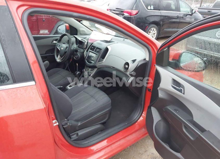 Photo 5 of 2013 Chevrolet Sonic LT AUTO (VIN 1G1JC6SHXD4139822)