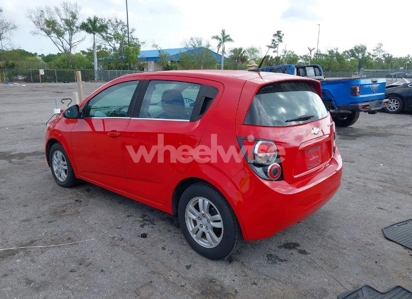 Photo 3 of 2013 Chevrolet Sonic LT AUTO (VIN 1G1JC6SHXD4172738)