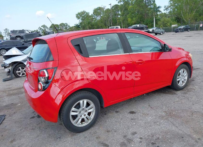 Photo 4 of 2013 Chevrolet Sonic LT AUTO (VIN 1G1JC6SHXD4172738)