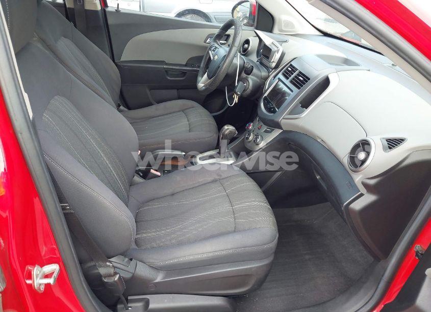 Photo 5 of 2013 Chevrolet Sonic LT AUTO (VIN 1G1JC6SHXD4172738)