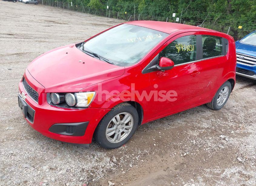 Photo 2 of 2013 Chevrolet Sonic LT AUTO (VIN 1G1JC6SHXD4188633)