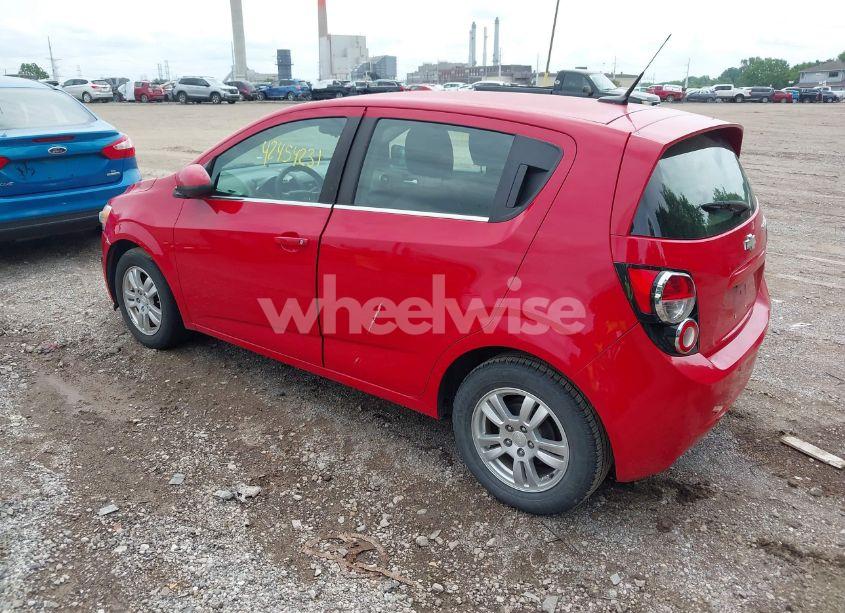 Photo 3 of 2013 Chevrolet Sonic LT AUTO (VIN 1G1JC6SHXD4188633)