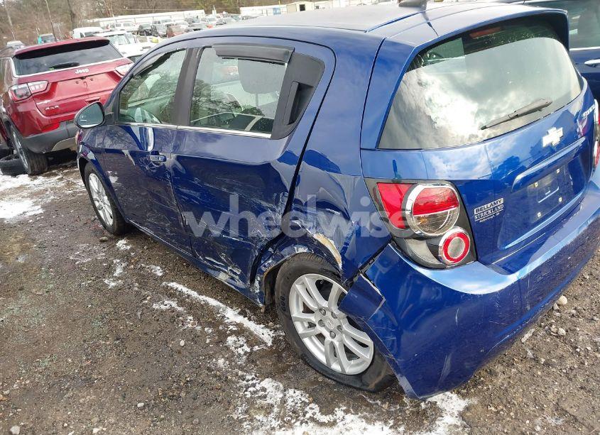 Photo 3 of 2014 Chevrolet Sonic LT AUTO (VIN 1G1JC6SHXE4151759)