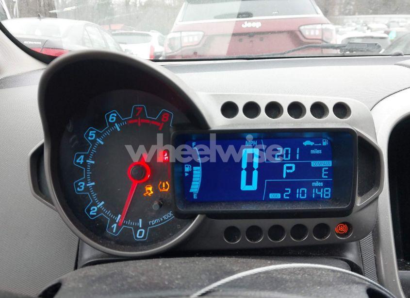 Photo 7 of 2014 Chevrolet Sonic LT AUTO (VIN 1G1JC6SHXE4151759)