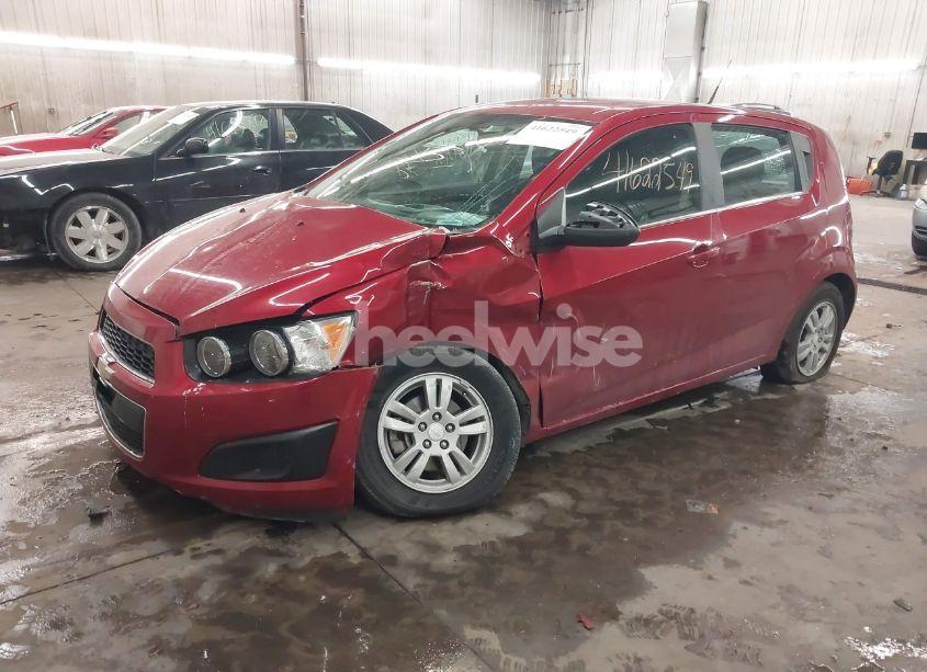 Photo 2 of 2014 Chevrolet Sonic LT AUTO (VIN 1G1JC6SHXE4212589)