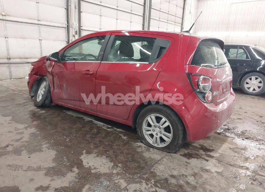 Photo 3 of 2014 Chevrolet Sonic LT AUTO (VIN 1G1JC6SHXE4212589)