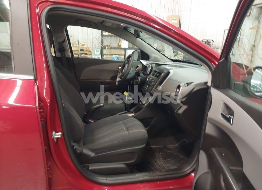 Photo 5 of 2014 Chevrolet Sonic LT AUTO (VIN 1G1JC6SHXE4212589)
