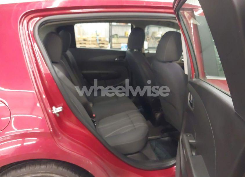 Photo 8 of 2014 Chevrolet Sonic LT AUTO (VIN 1G1JC6SHXE4212589)