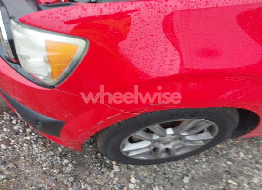 Photo 6 of 2015 Chevrolet Sonic LT AUTO (VIN 1G1JC6SHXF4113935)