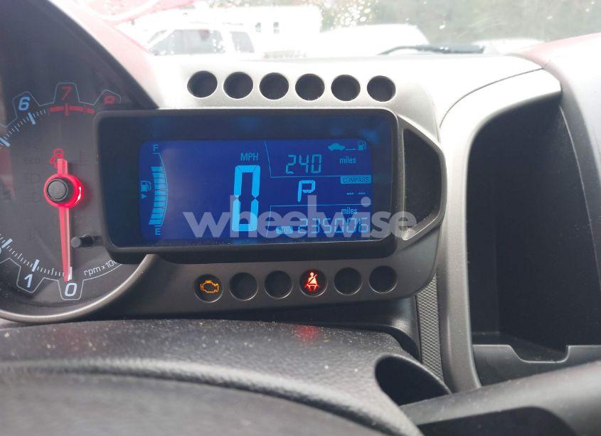 Photo 7 of 2015 Chevrolet Sonic LT AUTO (VIN 1G1JC6SHXF4113935)