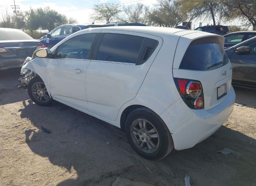 Photo 3 of 2015 Chevrolet Sonic LT AUTO (VIN 1G1JC6SHXF4196122)