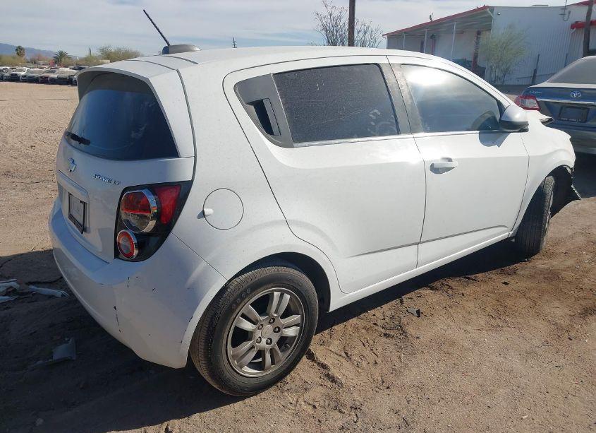 Photo 4 of 2015 Chevrolet Sonic LT AUTO (VIN 1G1JC6SHXF4196122)