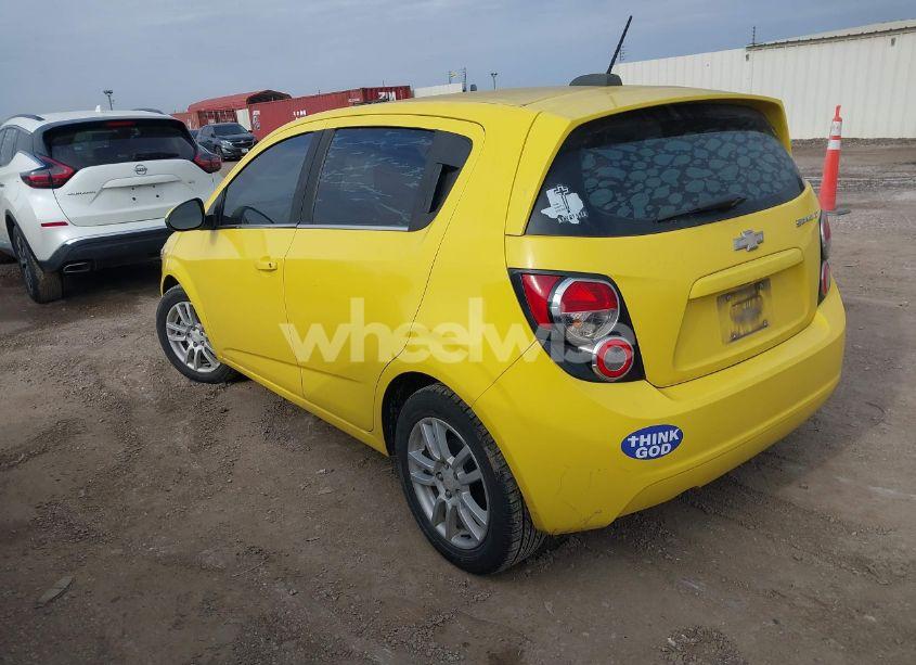 Photo 3 of 2016 Chevrolet Sonic LT AUTO (VIN 1G1JC6SHXG4122619)