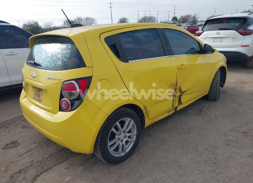 Photo 4 of 2016 Chevrolet Sonic LT AUTO (VIN 1G1JC6SHXG4122619)