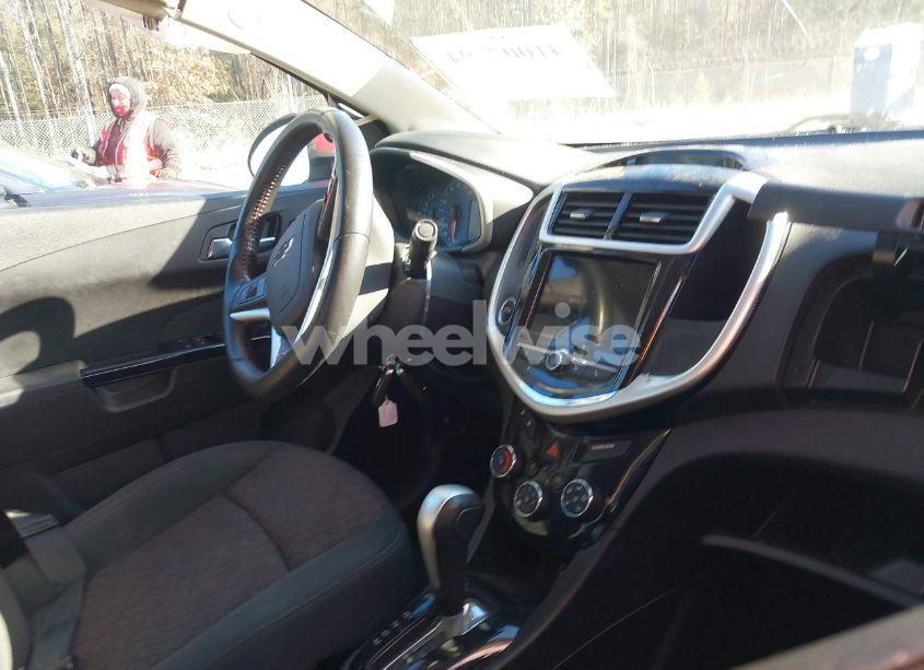 Photo 5 of 2019 Chevrolet Sonic LT AUTO (VIN 1G1JD5SB0K4115108)