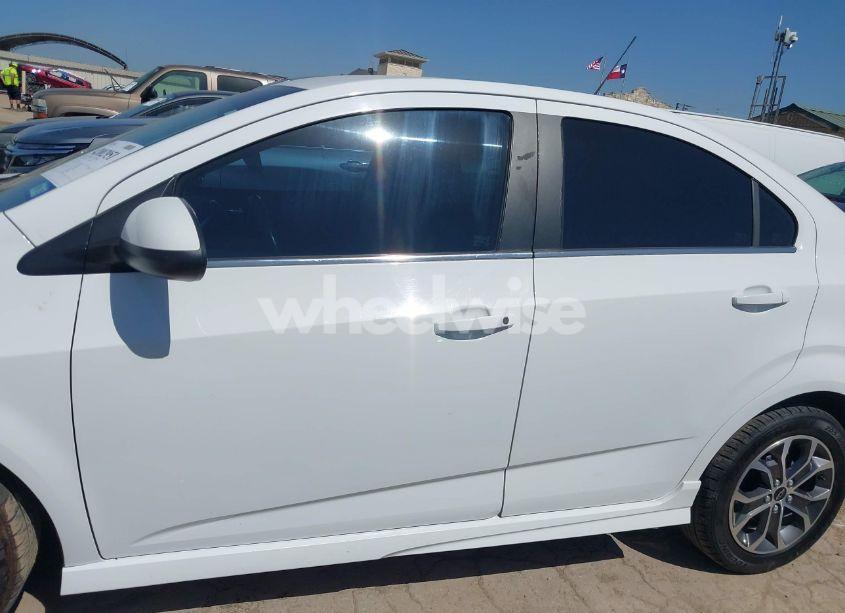 Photo 14 of 2020 Chevrolet Sonic FWD LT (VIN 1G1JD5SB0L4126918)