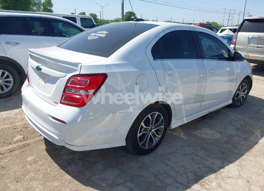 Photo 4 of 2020 Chevrolet Sonic FWD LT (VIN 1G1JD5SB0L4126918)