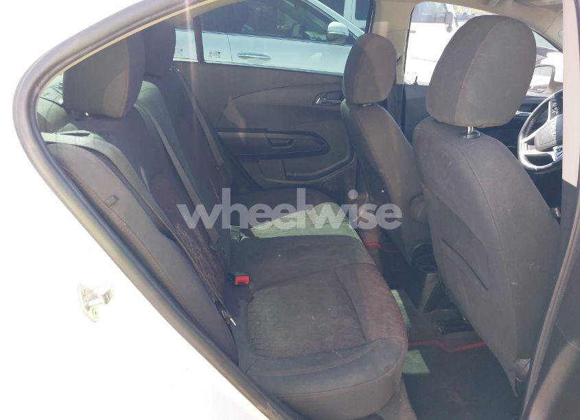 Photo 8 of 2020 Chevrolet Sonic FWD LT (VIN 1G1JD5SB0L4126918)