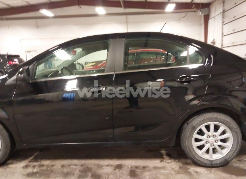 Photo 15 of 2018 Chevrolet Sonic LT AUTO (VIN 1G1JD5SB1J4103385)