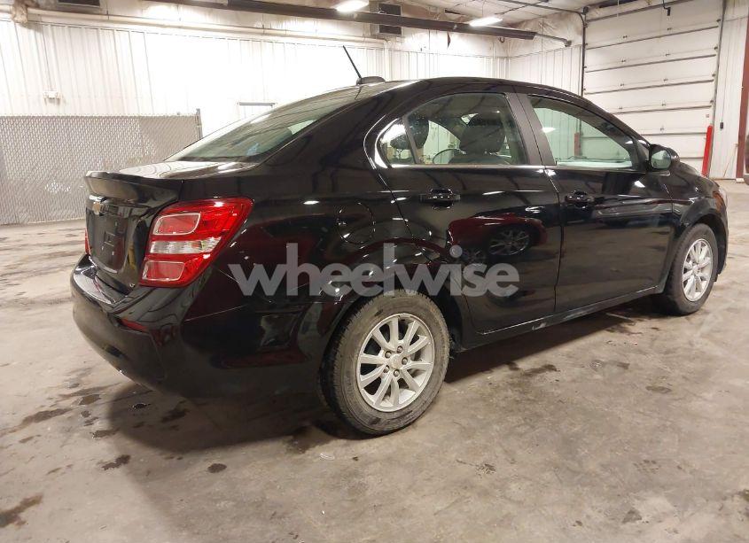 Photo 4 of 2018 Chevrolet Sonic LT AUTO (VIN 1G1JD5SB1J4103385)