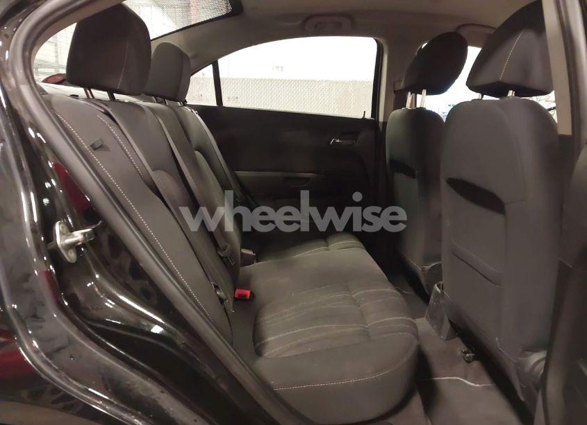 Photo 8 of 2018 Chevrolet Sonic LT AUTO (VIN 1G1JD5SB1J4103385)