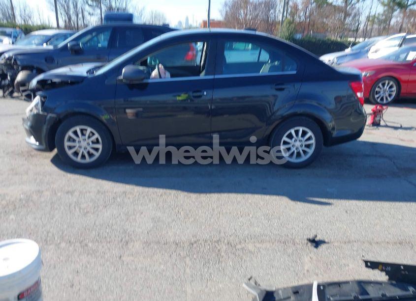 Photo 14 of 2019 Chevrolet Sonic LT AUTO (VIN 1G1JD5SB1K4111553)