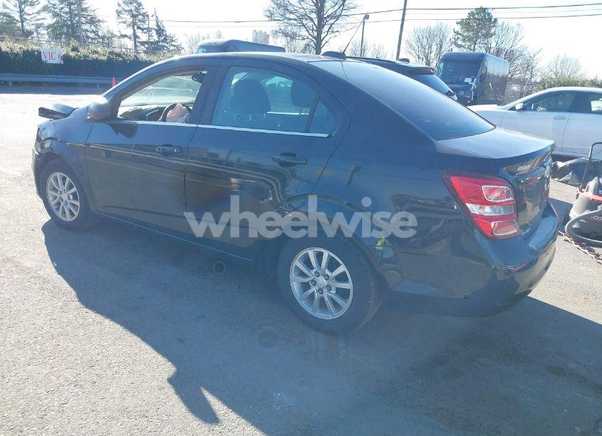 Photo 3 of 2019 Chevrolet Sonic LT AUTO (VIN 1G1JD5SB1K4111553)