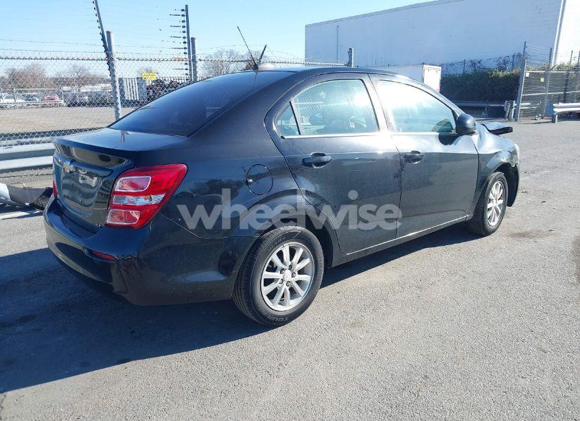 Photo 4 of 2019 Chevrolet Sonic LT AUTO (VIN 1G1JD5SB1K4111553)