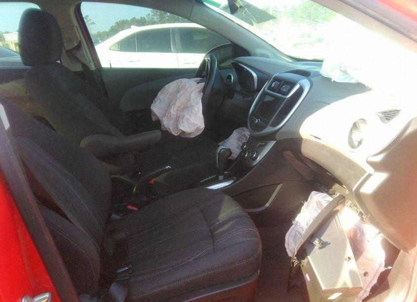 Photo 5 of 2019 Chevrolet Sonic LT AUTO (VIN 1G1JD5SB1K4112122)