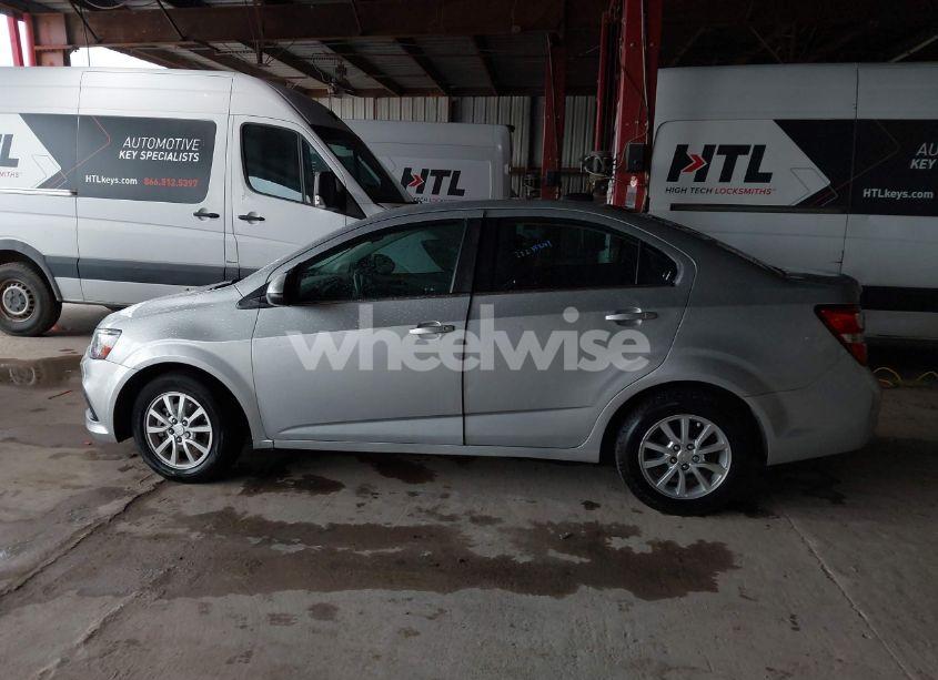 Photo 13 of 2019 Chevrolet Sonic LT AUTO (VIN 1G1JD5SB2K4144335)