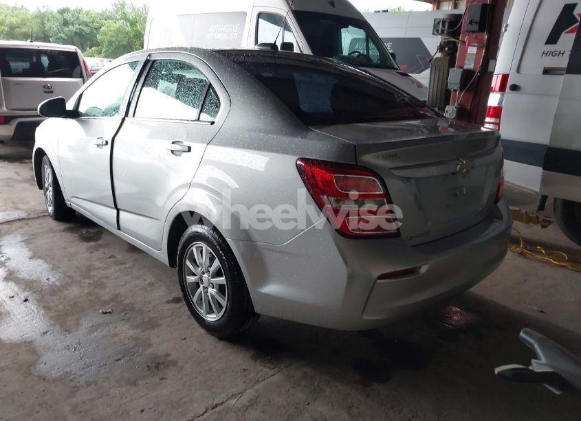 Photo 3 of 2019 Chevrolet Sonic LT AUTO (VIN 1G1JD5SB2K4144335)