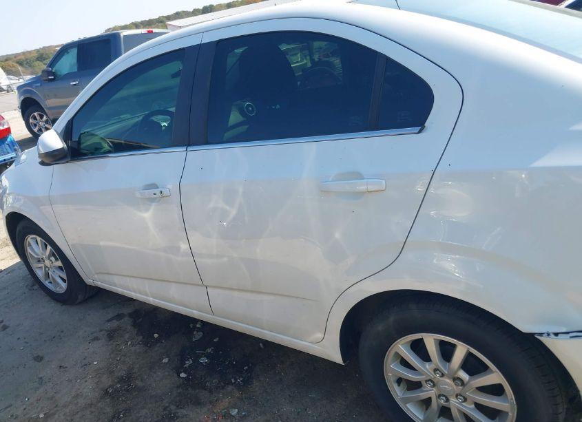 Photo 15 of 2019 Chevrolet Sonic LT AUTO (VIN 1G1JD5SB2K4150250)