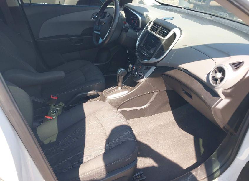 Photo 5 of 2019 Chevrolet Sonic LT AUTO (VIN 1G1JD5SB2K4150250)