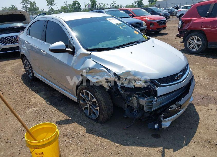 2020 Chevrolet Sonic FWD LT (VIN 1G1JD5SB2L4106427) main photo