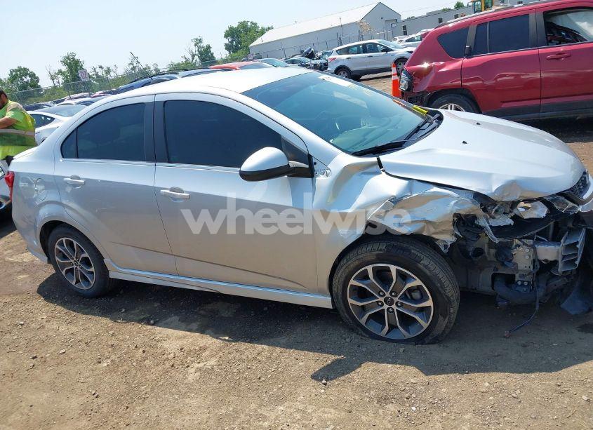 Photo 13 of 2020 Chevrolet Sonic FWD LT (VIN 1G1JD5SB2L4106427)