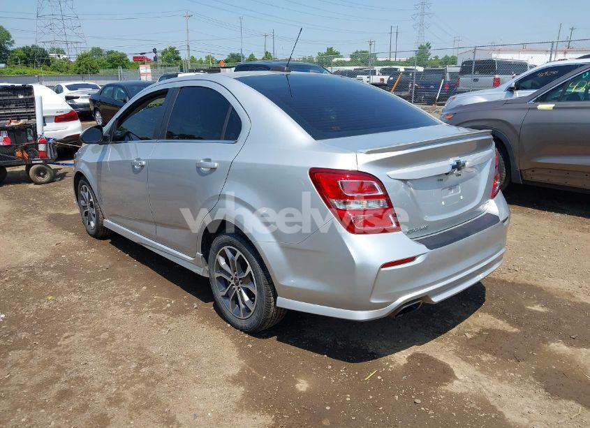 Photo 3 of 2020 Chevrolet Sonic FWD LT (VIN 1G1JD5SB2L4106427)