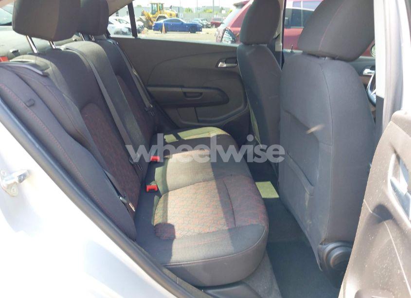 Photo 8 of 2020 Chevrolet Sonic FWD LT (VIN 1G1JD5SB2L4106427)