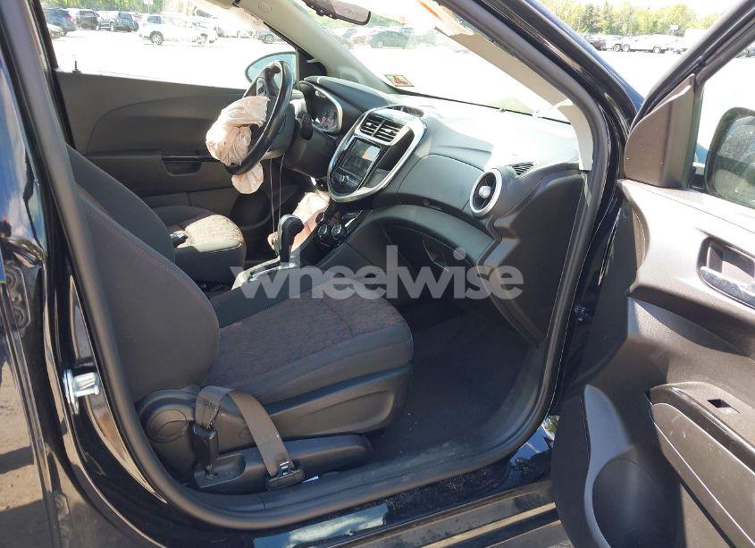 Photo 5 of 2019 Chevrolet Sonic LT AUTO (VIN 1G1JD5SB3K4108587)