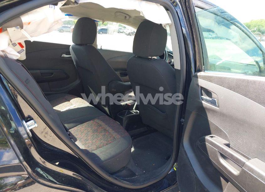 Photo 8 of 2019 Chevrolet Sonic LT AUTO (VIN 1G1JD5SB3K4108587)